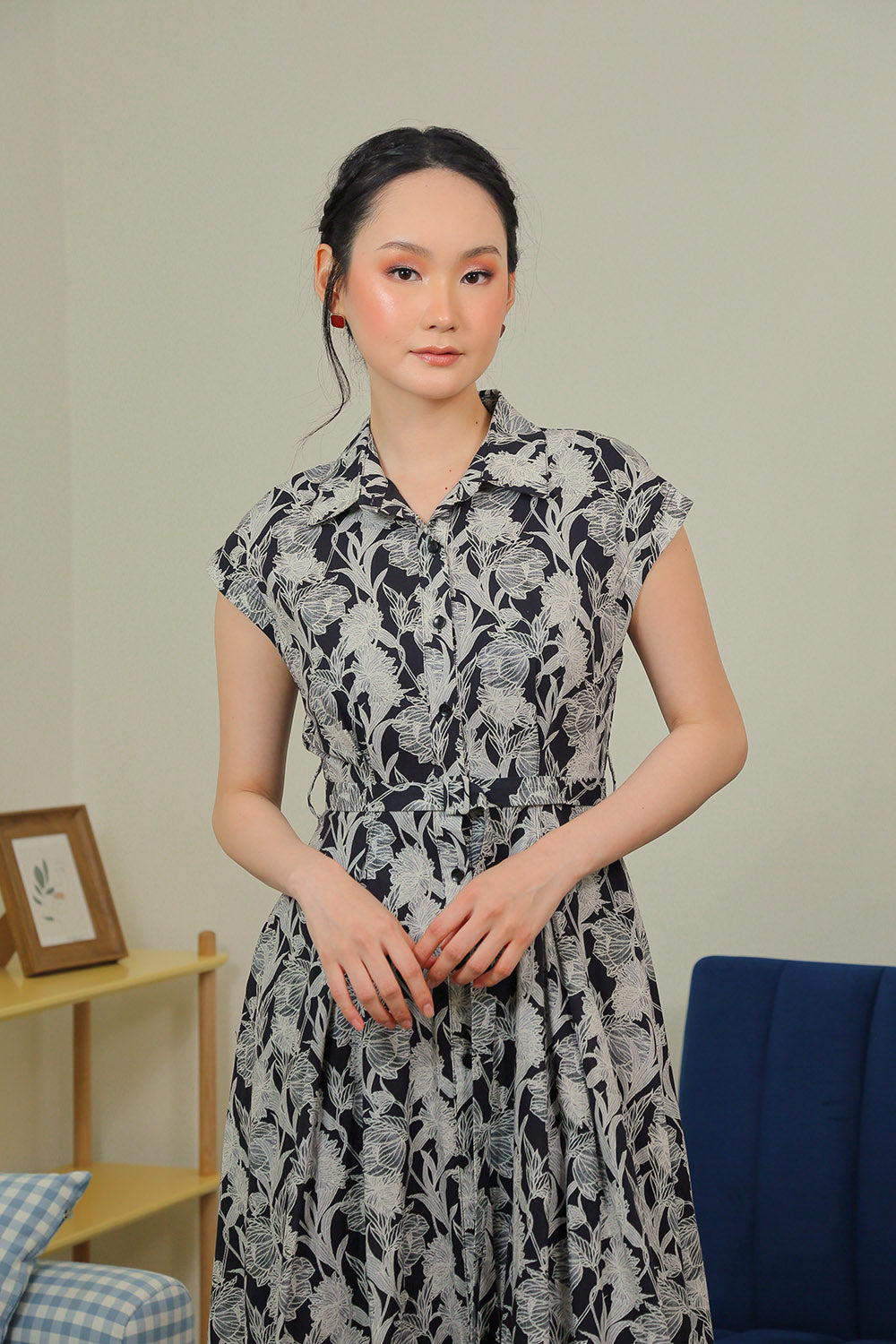 Dezza Midi Dress in Monochrome Leaf Print - Image 6