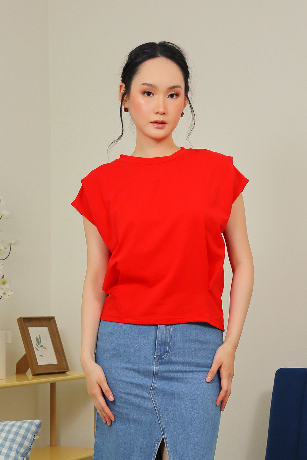 Lyra Relaxed Shoulder Tee in Crimson Red
