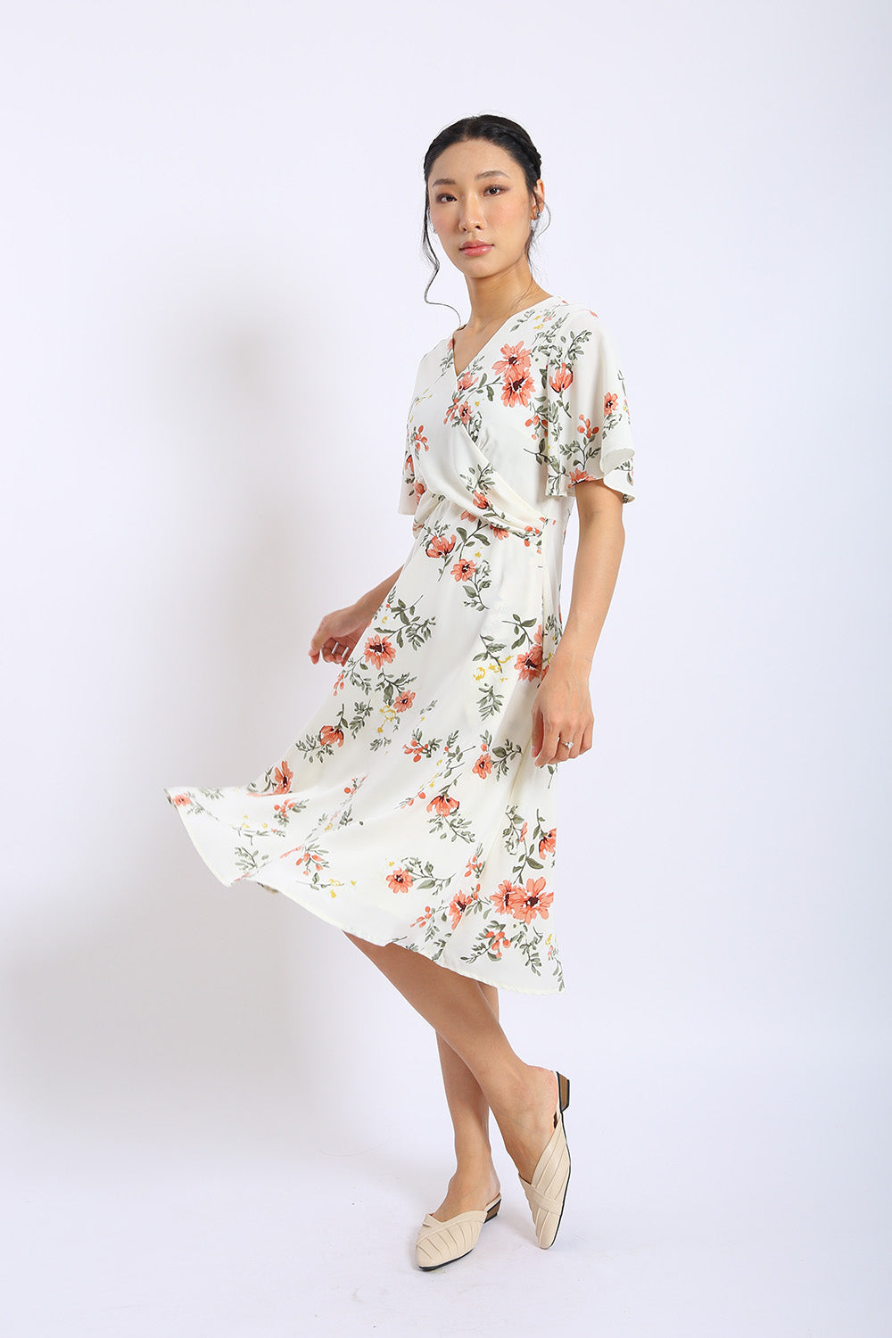 Veneza Floral Midi Dress in Off White - Image 6