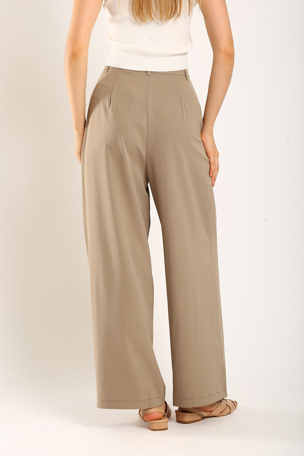 Claudette Relaxed Tailored Pants in Khakis - Image 5