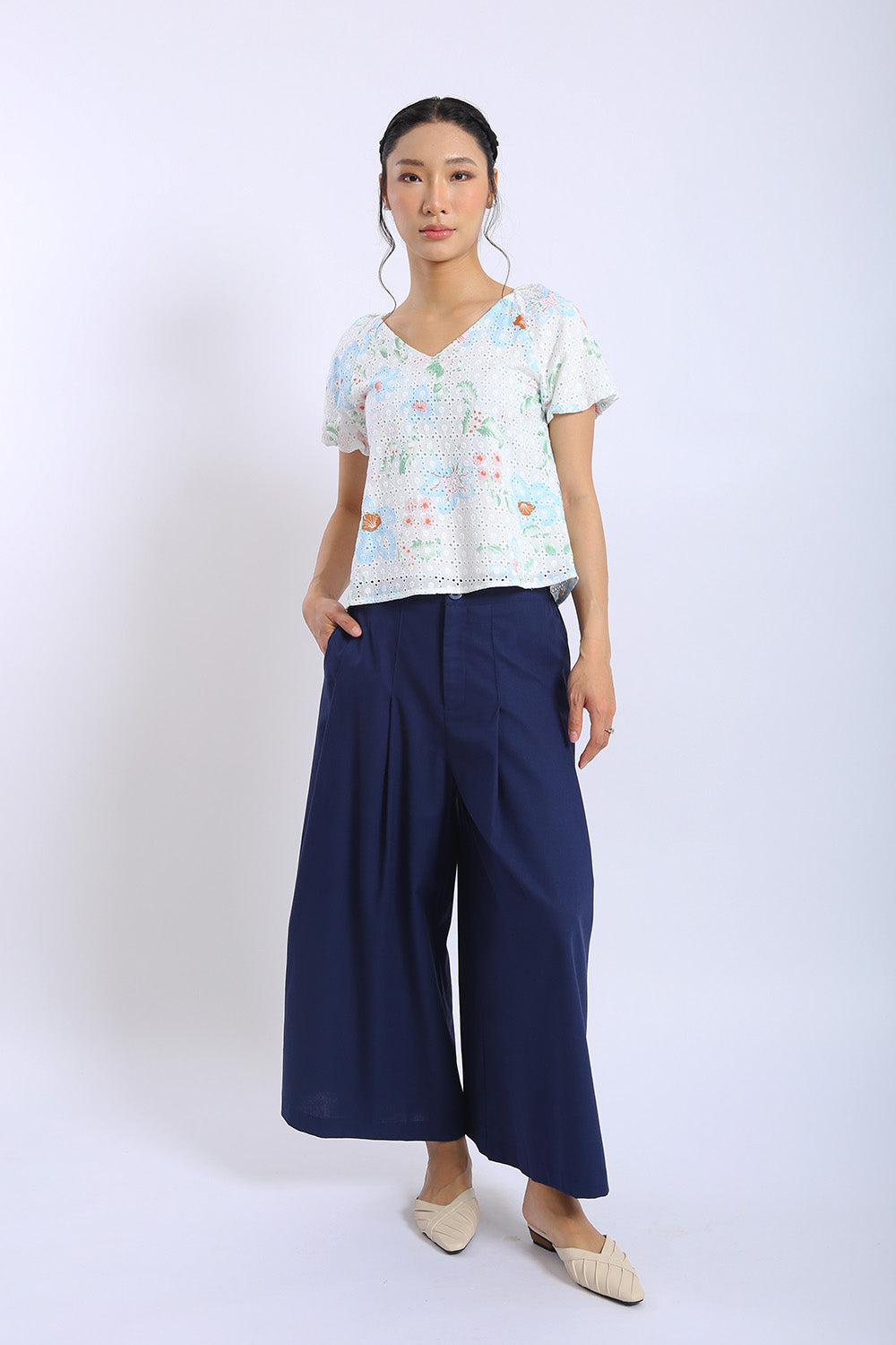 Merlyn Eyelet Top in Coastal Bloom - Image 5