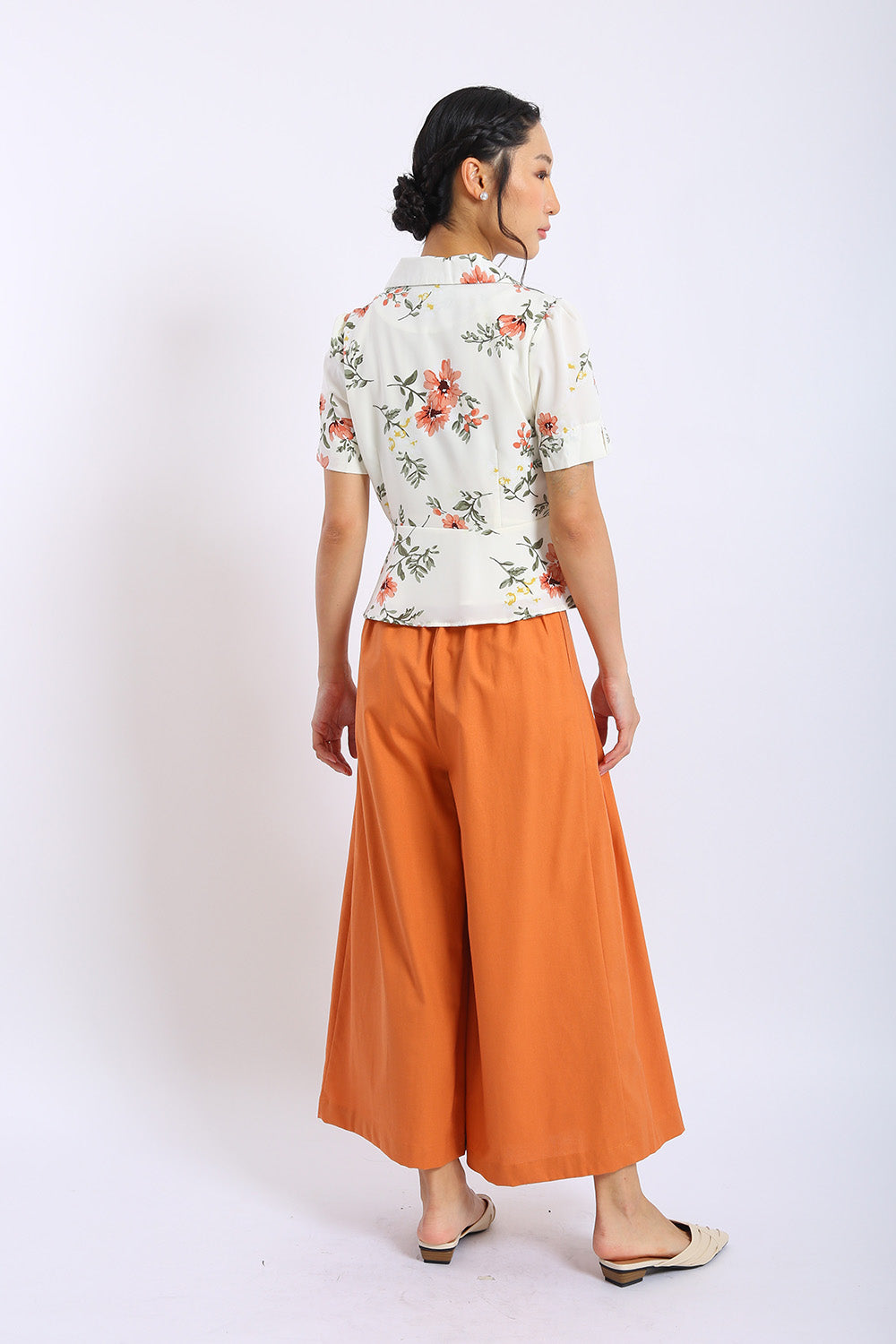 Maritza Floral Collar Top in Off White - Image 6