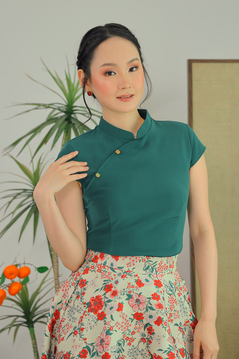 Rin Mandarin Button Top in Pine Green