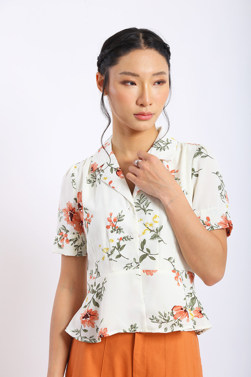Maritza Floral Collar Top in Off White - Image 4