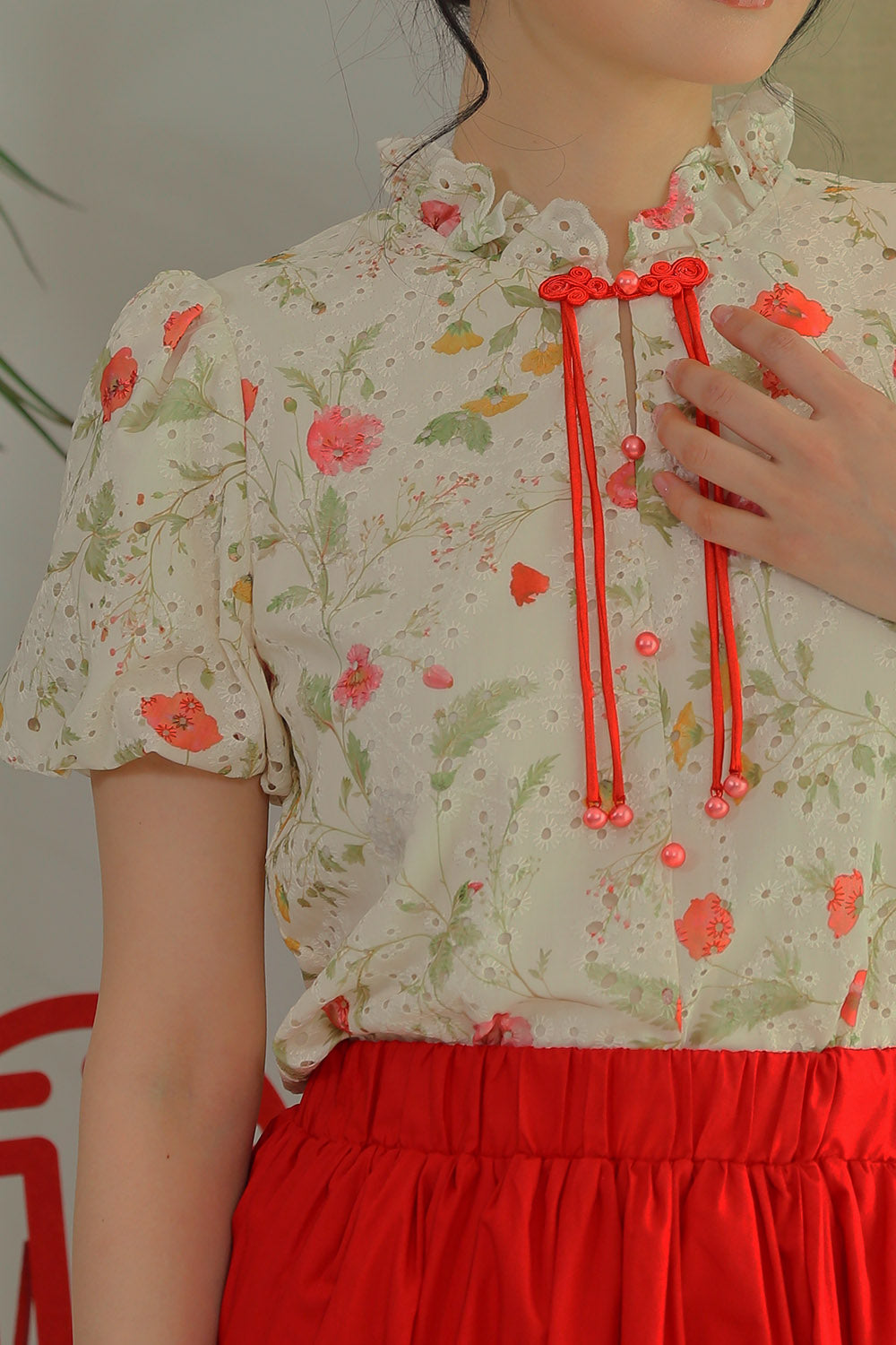 Meilin Embroidered Eyelet Floral Top in Petal Cream - Image 2