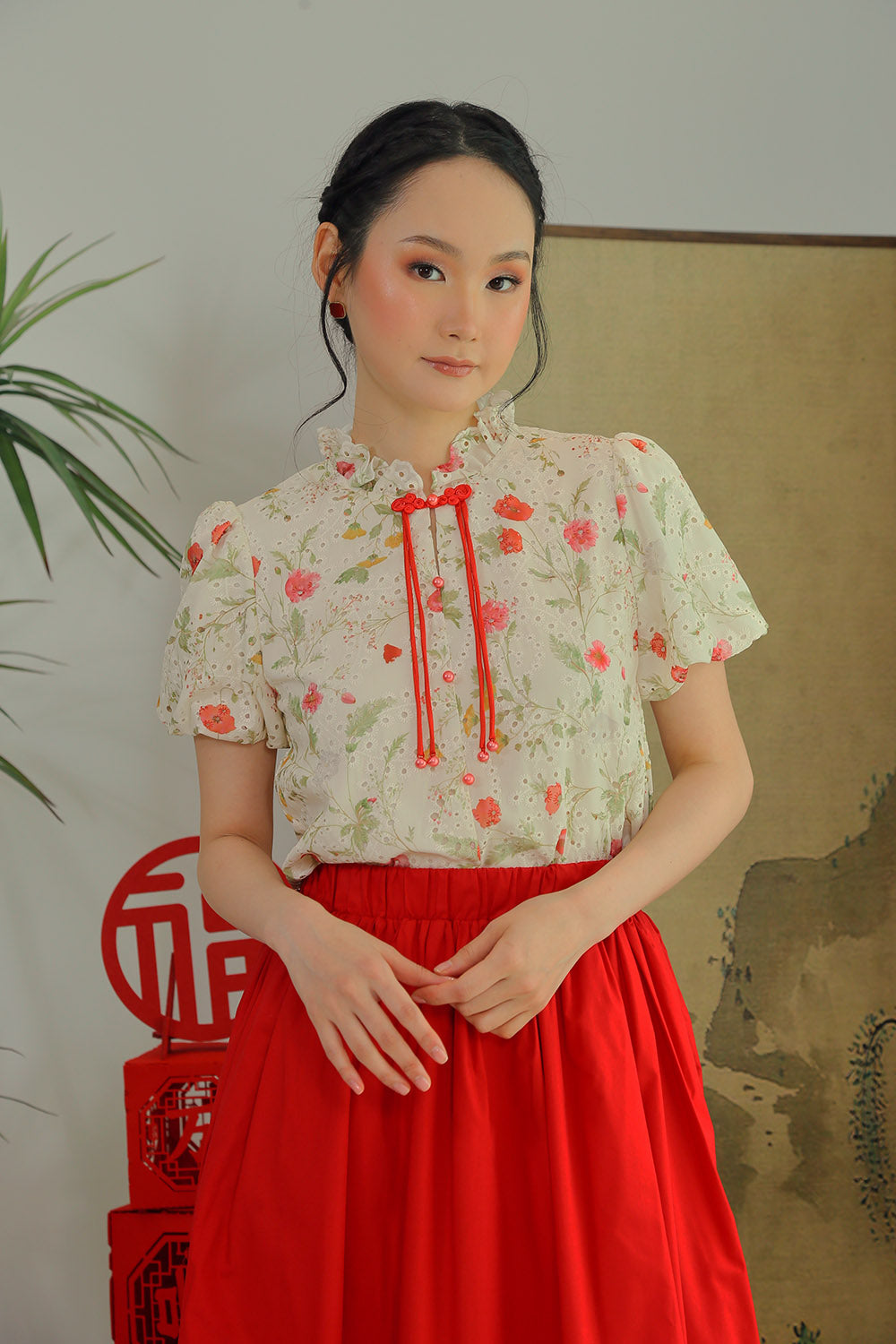 Meilin Embroidered Eyelet Floral Top in Petal Cream - Image 4