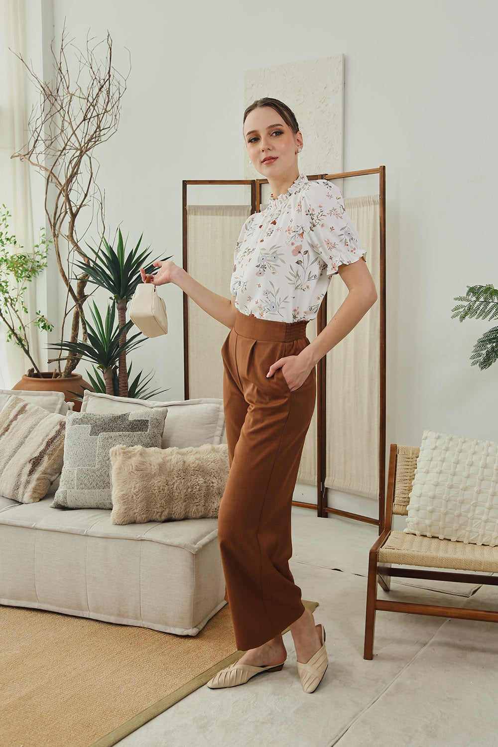 Mara High Waist Wide Leg Pants in Mocha - Image 5