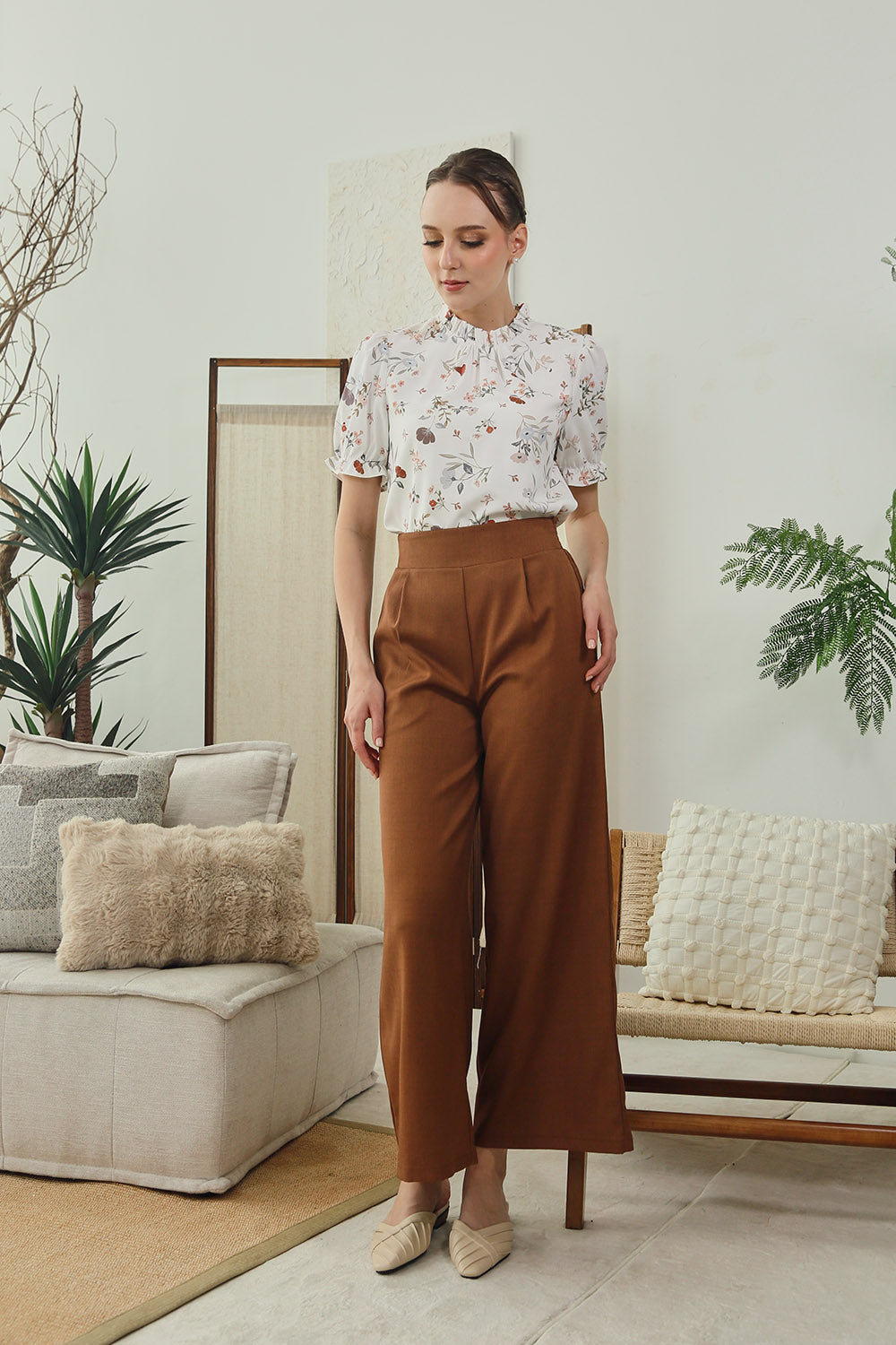 Mara High Waist Wide Leg Pants in Mocha - Image 4