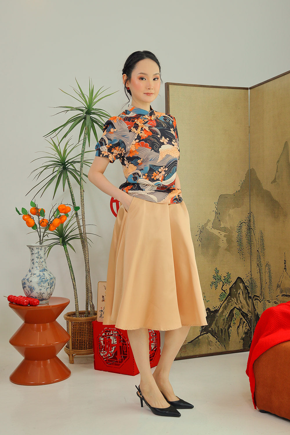 Kaida Oriental Wave Top in Midnight Bloom - Image 5