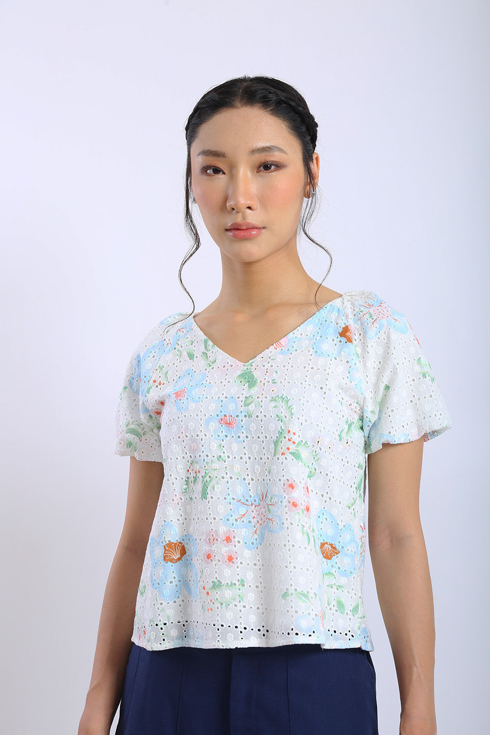 Merlyn Eyelet Top in Coastal Bloom