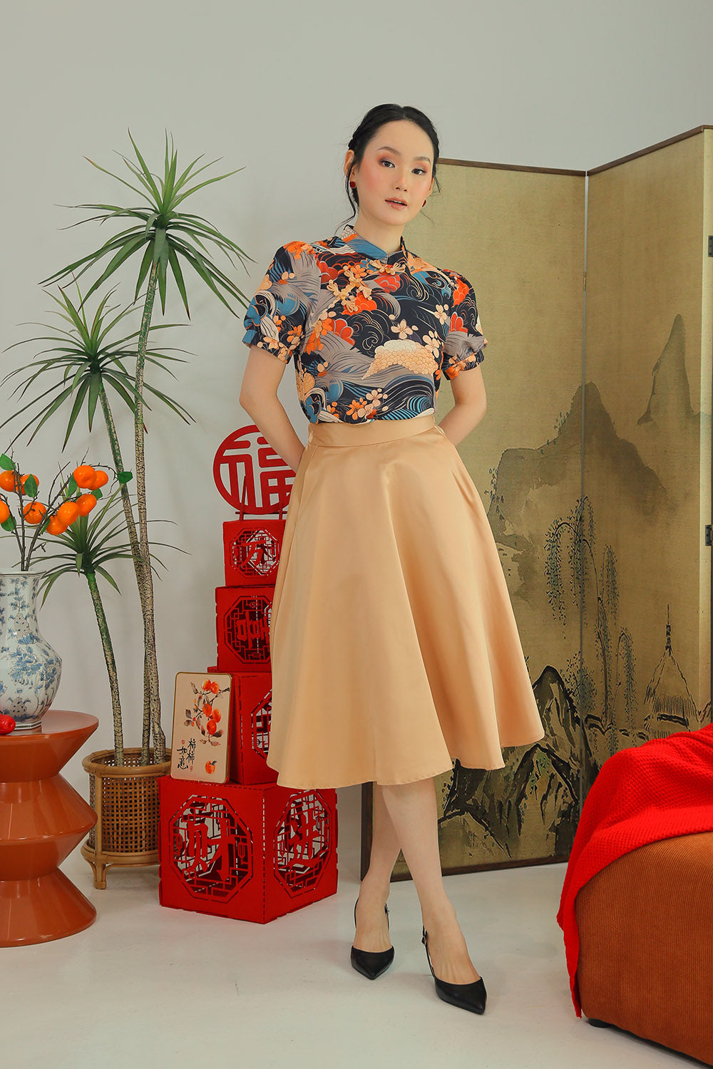 Kaida Oriental Wave Top in Midnight Bloom - Image 6