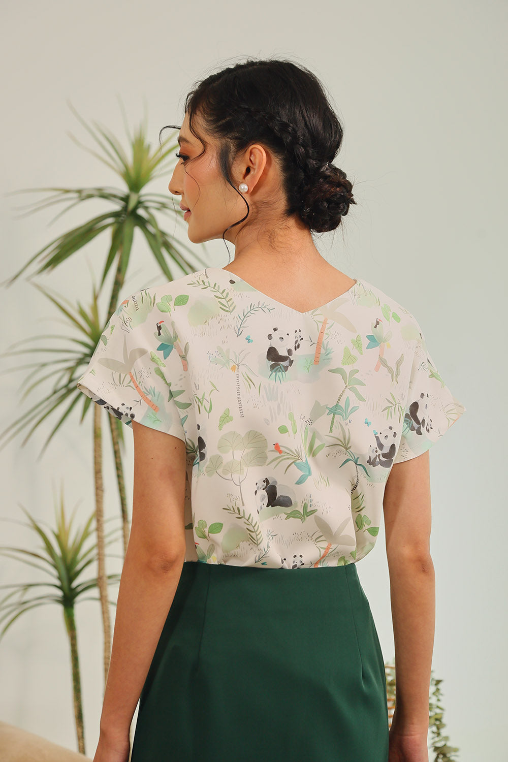 Danna Relaxed Fit Top in Panda Grove - Image 4