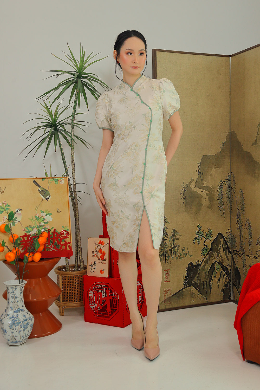 Vivara Puff Sleeve Floral Cheongsam Midi Dress in Ivory Gold - Image 6