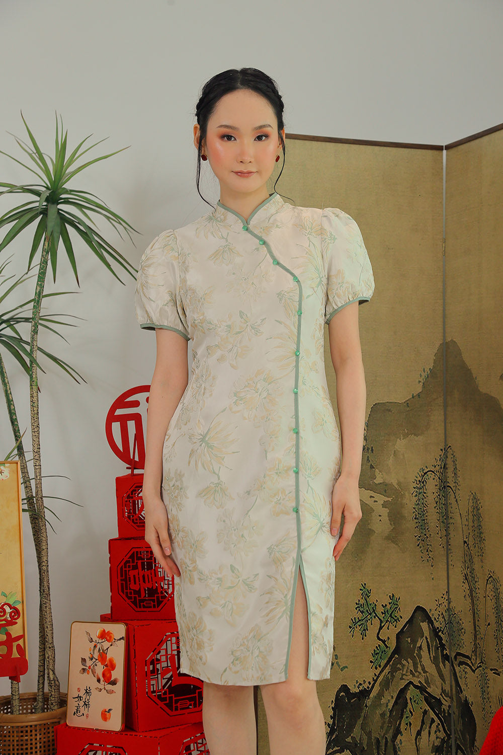 Vivara Puff Sleeve Floral Cheongsam Midi Dress in Ivory Gold - Image 4