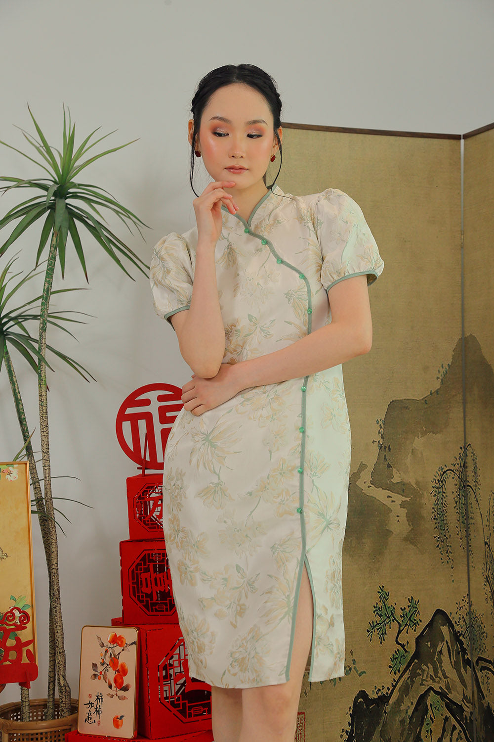 Vivara Puff Sleeve Floral Cheongsam Midi Dress in Ivory Gold - Image 3