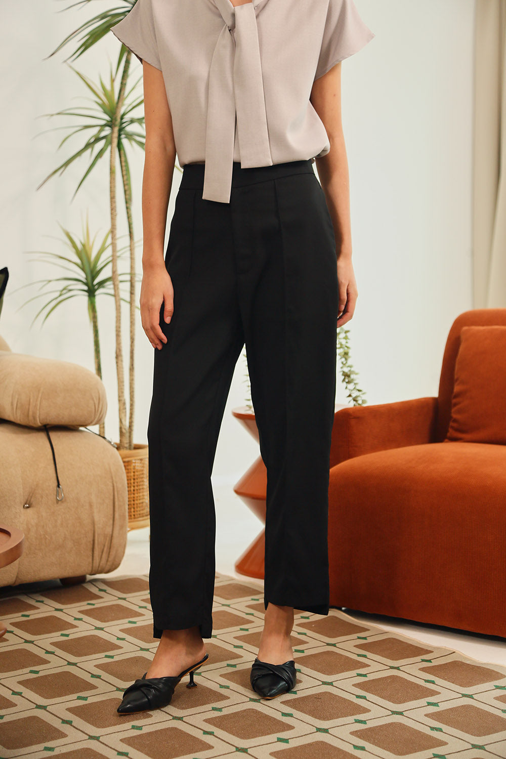 Corinne Essential Straight Pants in Black