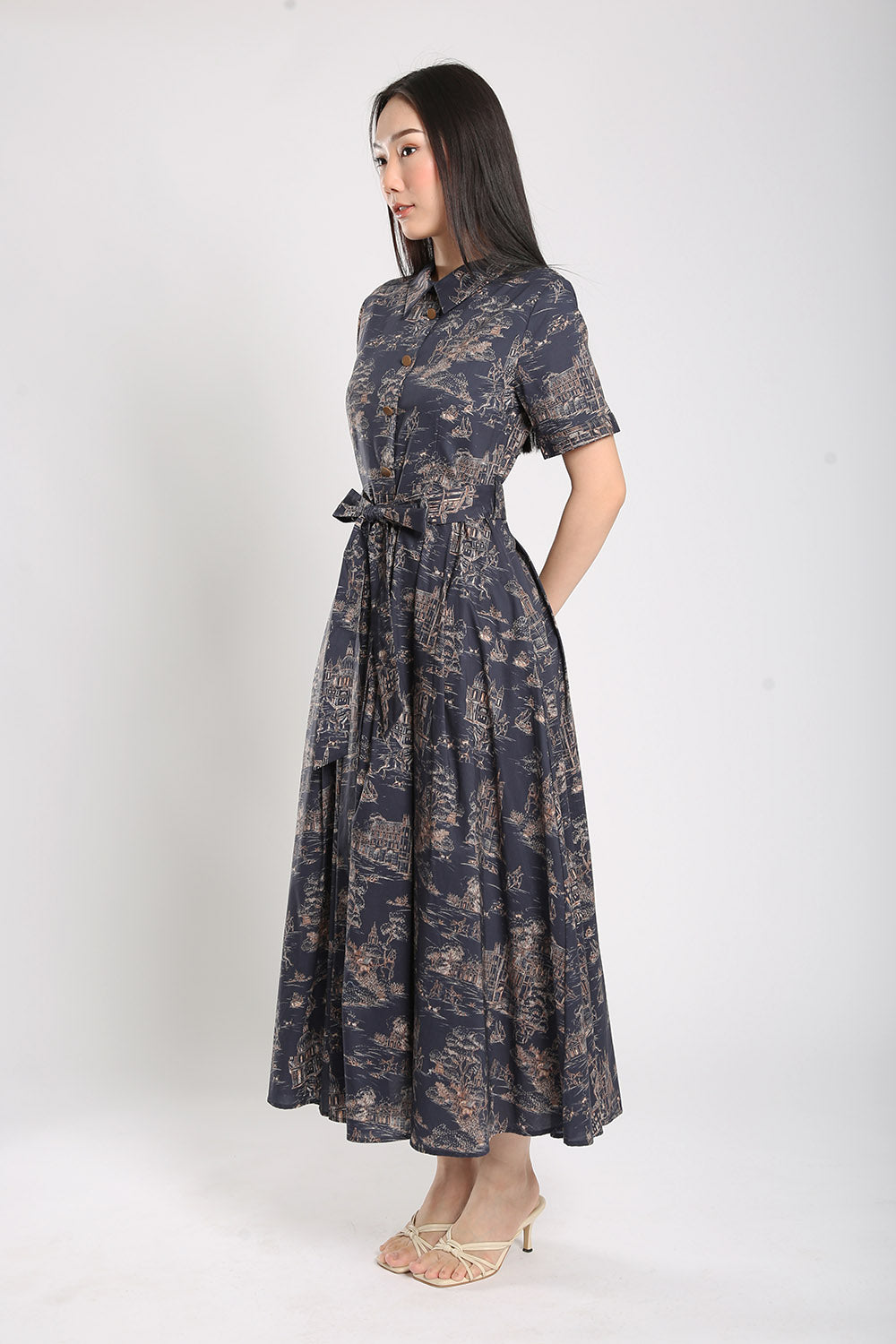 Manika Maxi Dress in Navy Blue Prints - Image 3