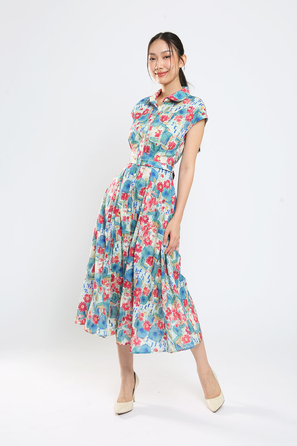 Dezza Midi Dress in Blue Floral Print - Image 3