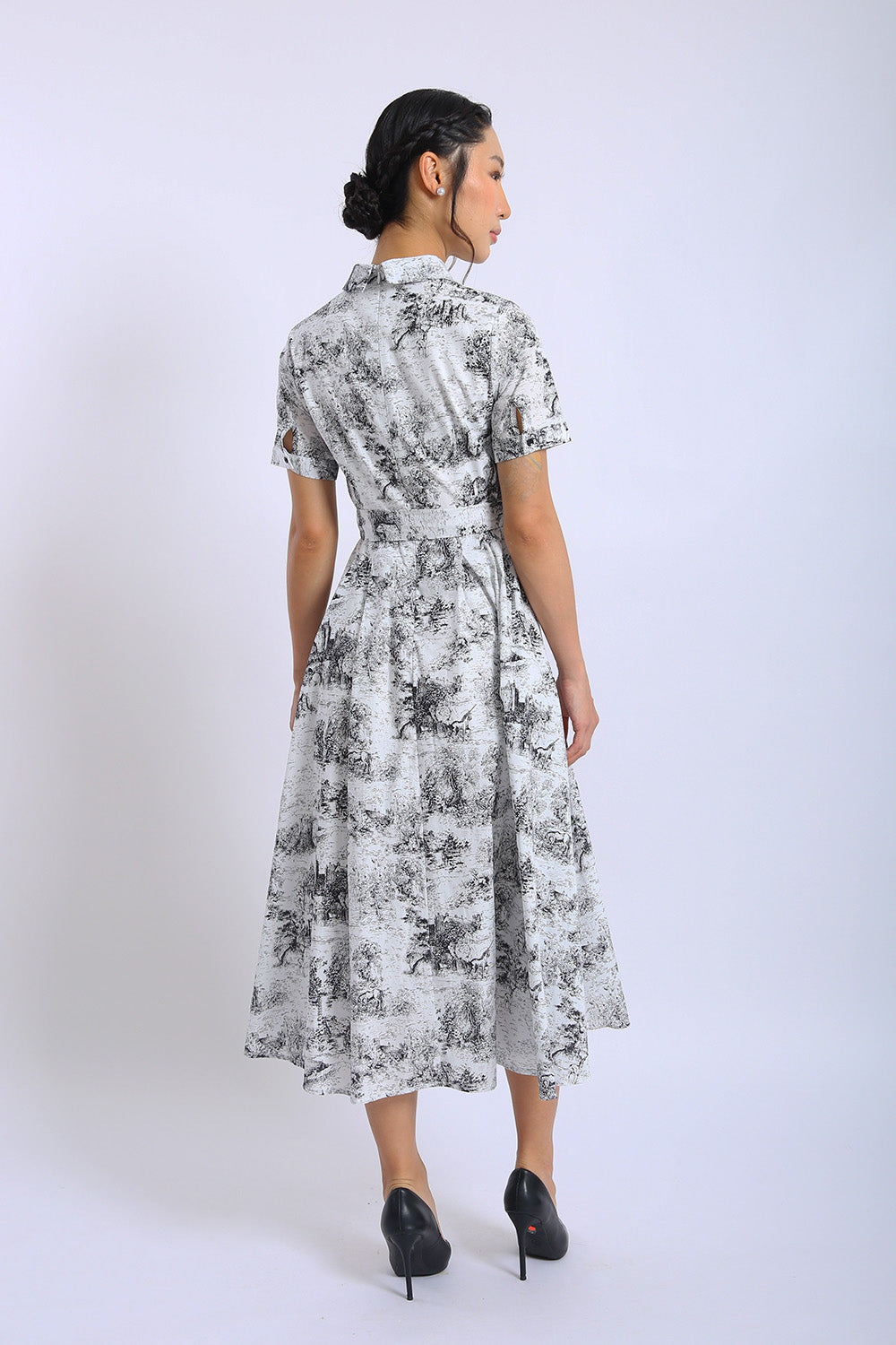 Erinn Scenic Shirt Midi Dress in Monochrome Noir - Image 6
