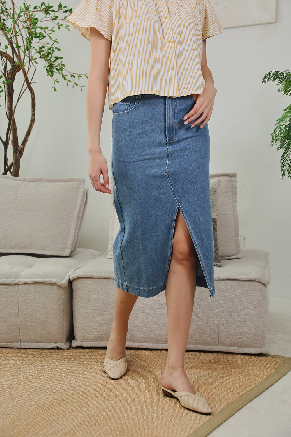 Aubrie Front Slit Denim Midi Skirt - Image 5