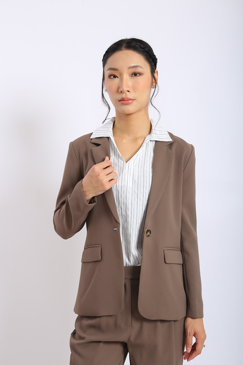 Elise Tailored Blazer in Warm Taupe - Image 3