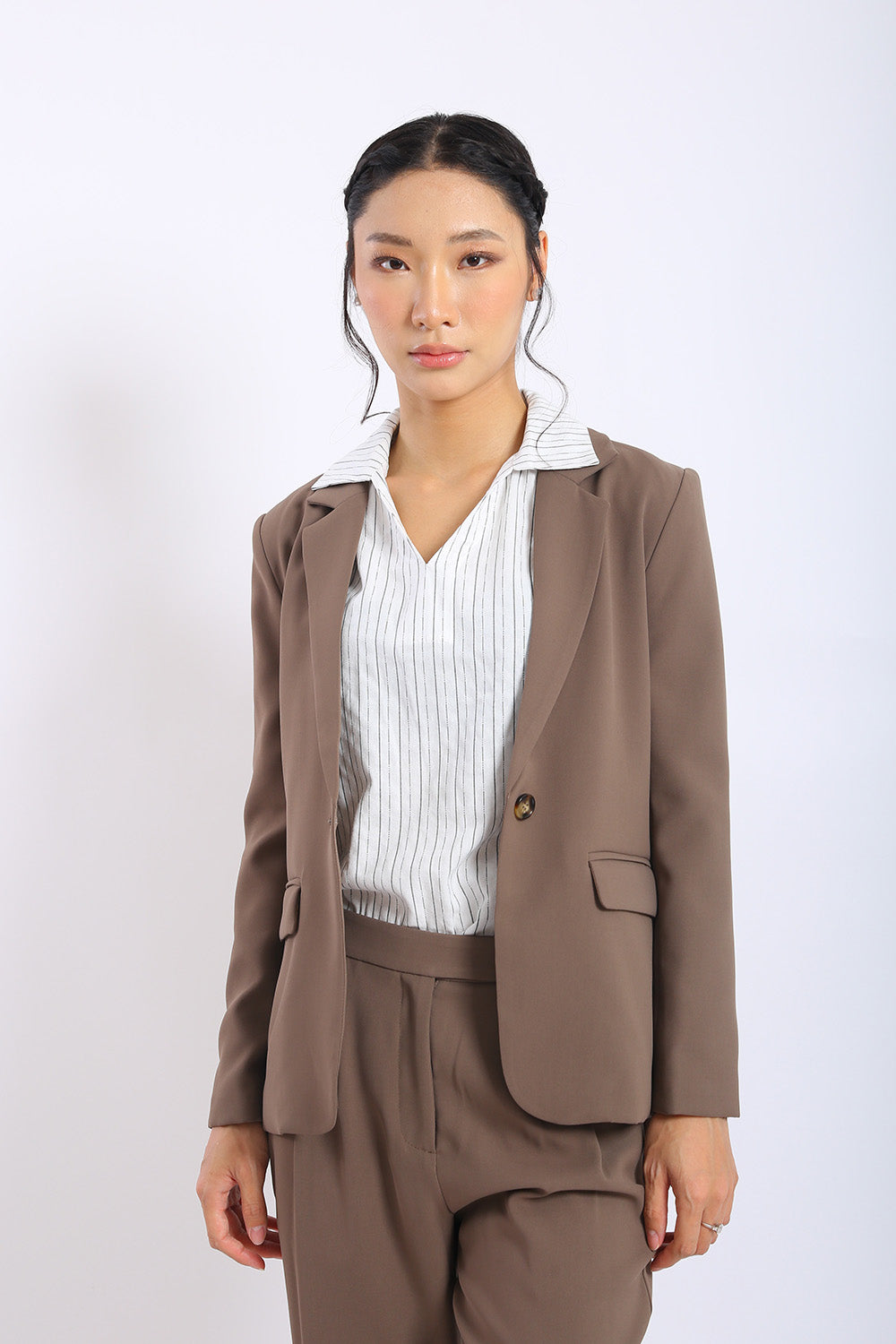 Elise Tailored Blazer in Warm Taupe - Image 5