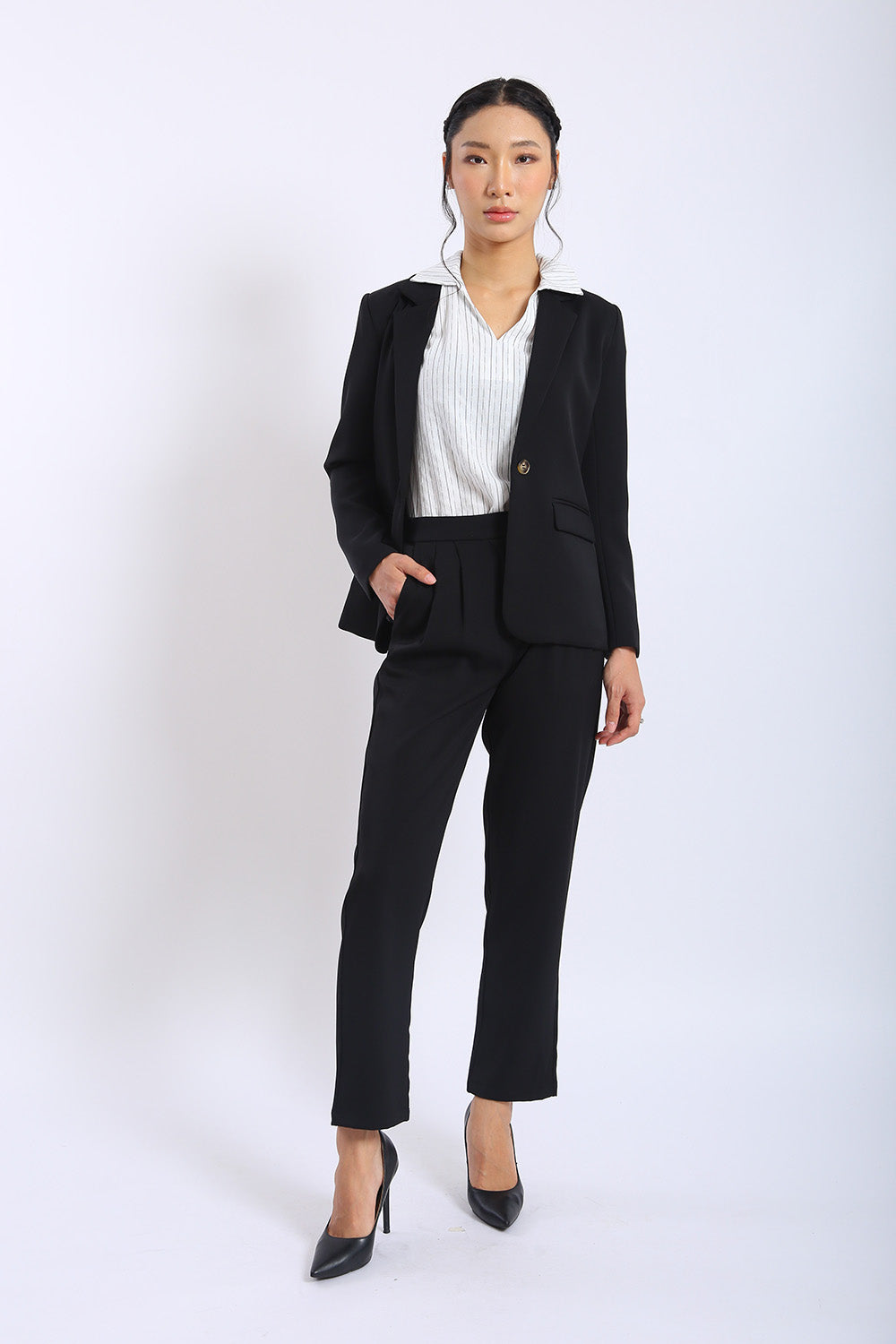 Elise Tailored Blazer in Black - Image 5