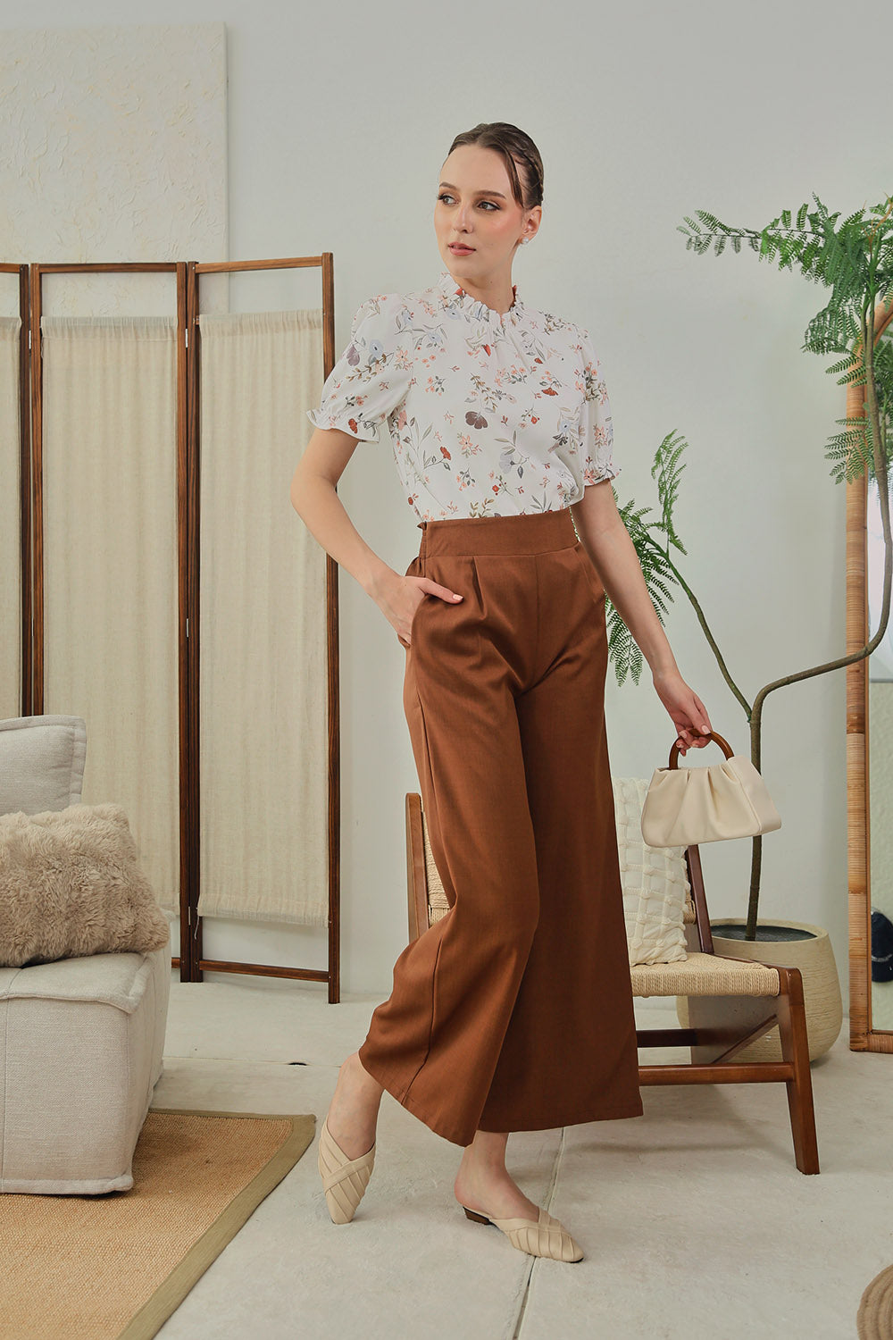 Mara High Waist Wide Leg Pants in Mocha - Image 3
